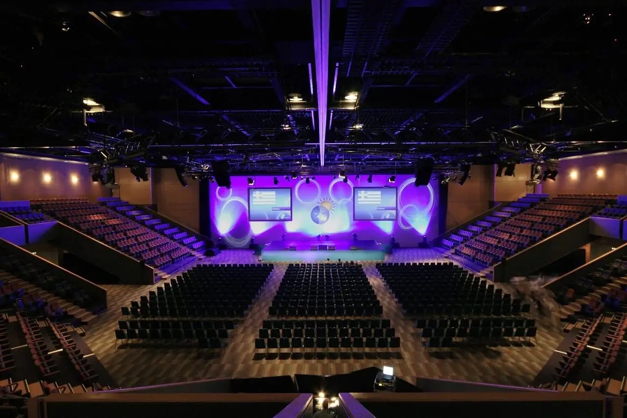 Cairns Convention Centre overhead rigging system