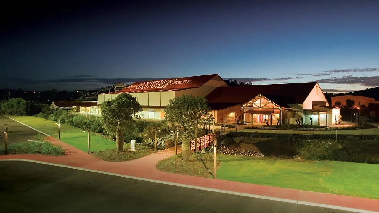 Australian Outback Spectacular staging and flying rigs